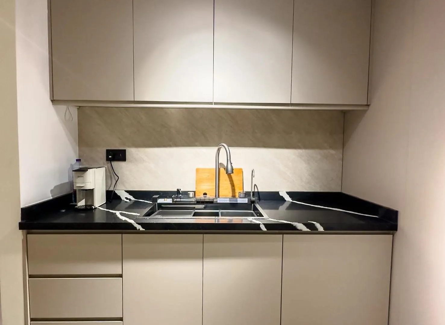 Apartment Chic 2Br Beachfront Residence At Amwaj 4 Dubai