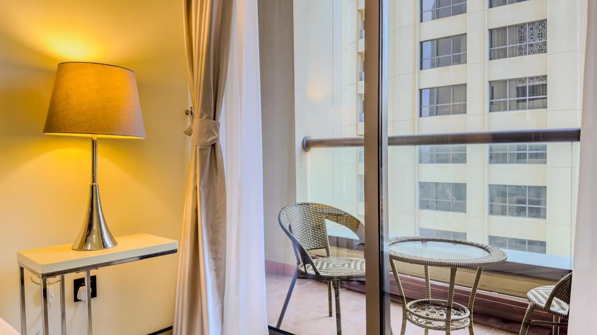 Chic 2Br Beachfront Residence At Amwaj 4 Dubai United Arab Emirates