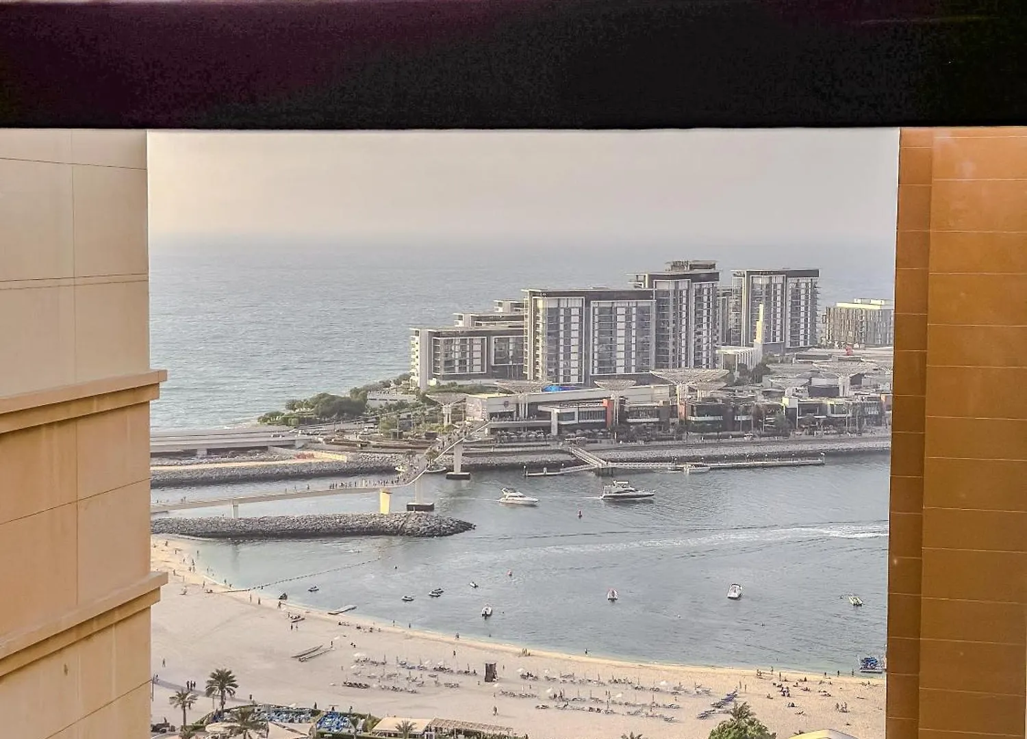 Chic 2Br Beachfront Residence At Amwaj 4 Dubai 0*,