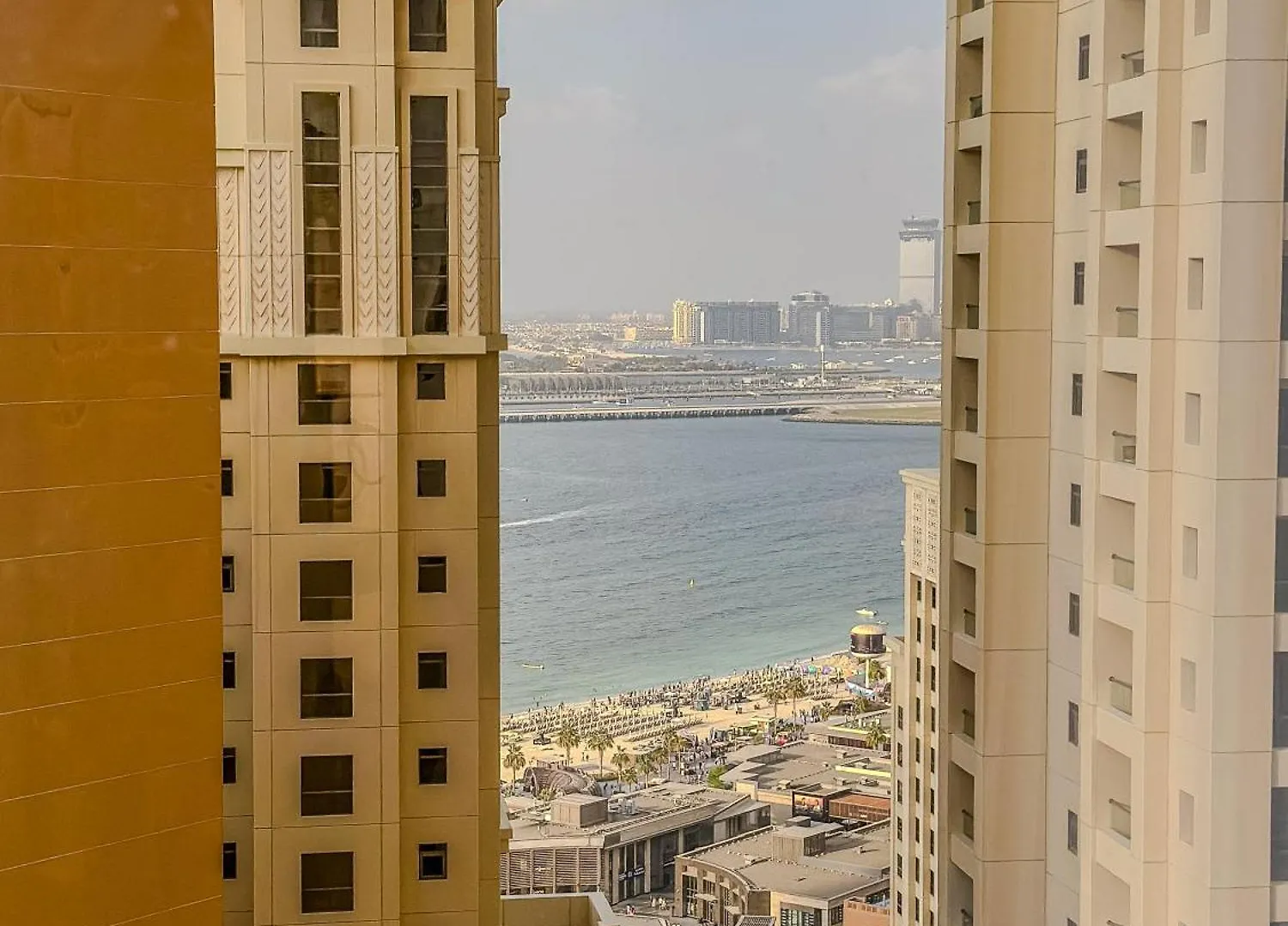 Chic 2Br Beachfront Residence At Amwaj 4 Dubai 0*,