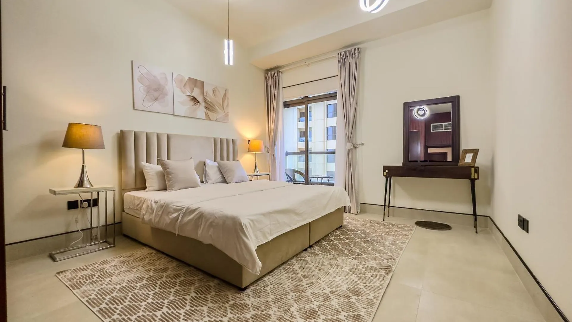 Chic 2Br Beachfront Residence At Amwaj 4 Dubai